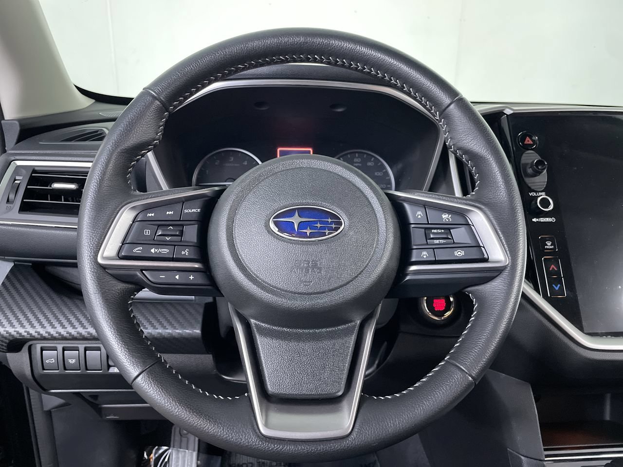 Used 2023 Subaru Ascent Premium w/ Convenience Package AWD/4WD image 14