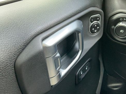 Certified 2020 Jeep Wrangler Sport AWD/4WD image 11