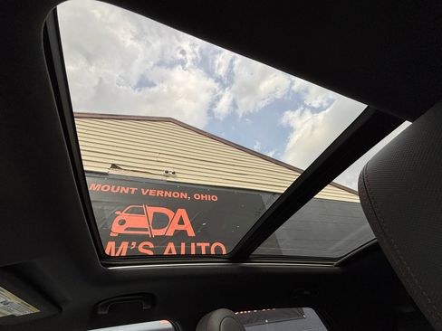 Used 2021 Chevrolet TrailBlazer RS w/ Sun and Liftgate Package image 25