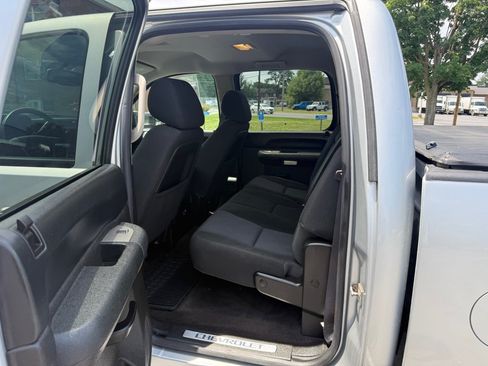 Used 2014 Chevrolet Silverado 3500 LT w/ Interior Plus Package AWD/4WD image 6