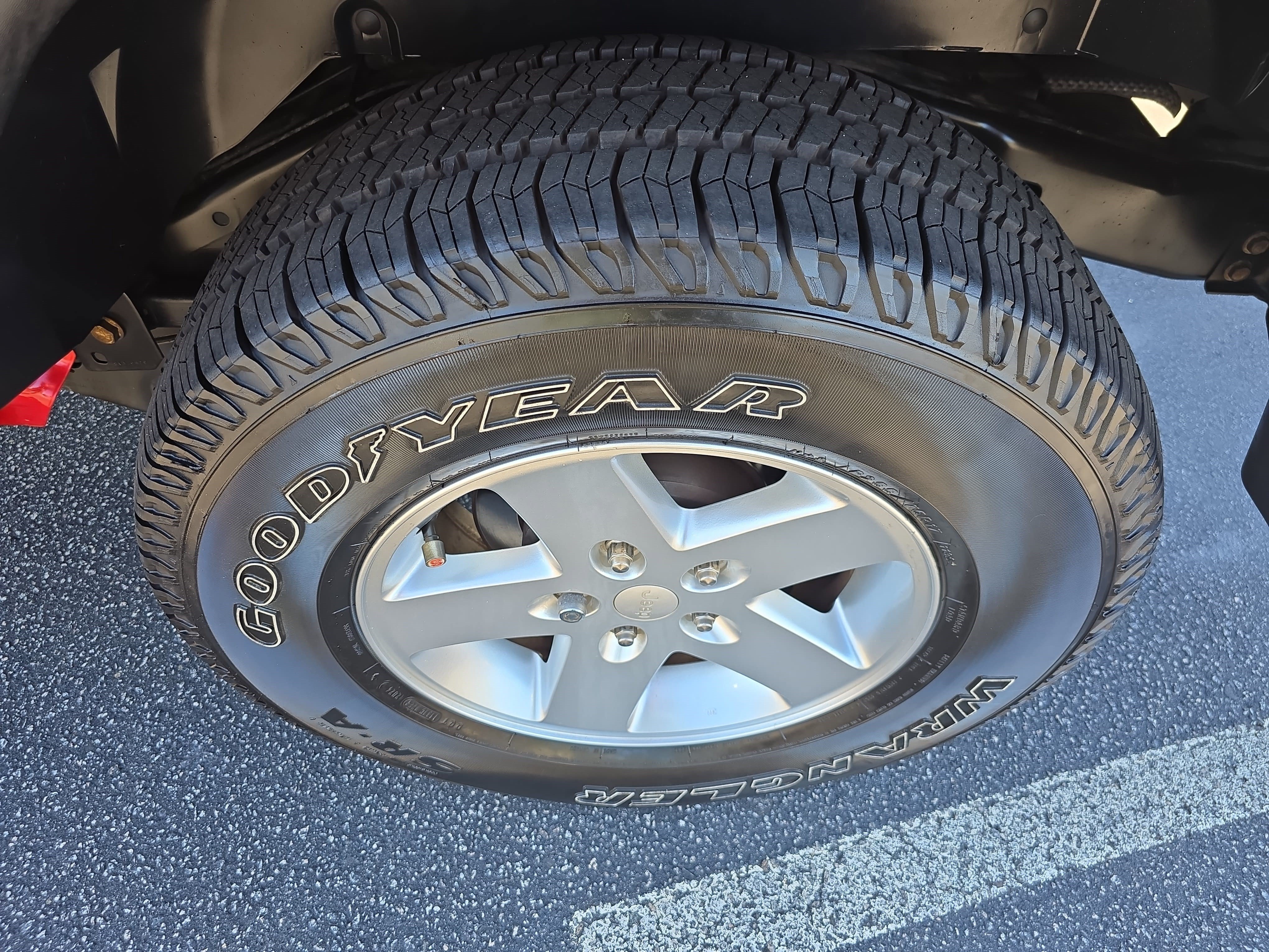 Used 2015 Jeep Wrangler Unlimited Sport w/ Quick Order Package 24S AWD/4WD image 28