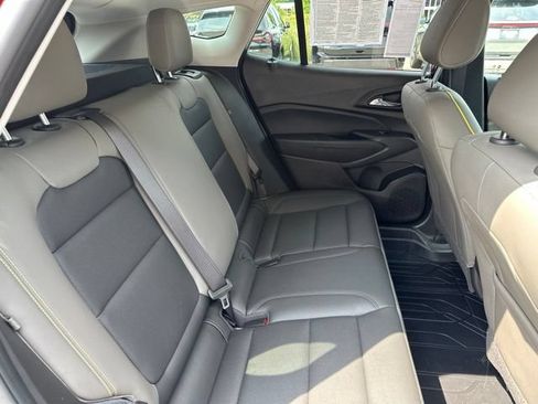 Used 2024 Chevrolet Trax ACTIV w/ Sunroof Package FWD image 22