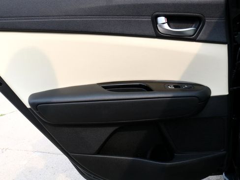 Used 2016 Kia Optima SX image 32