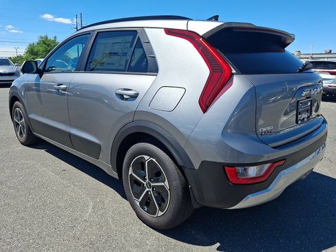 New 2026 Kia Niro EX FWD image 4