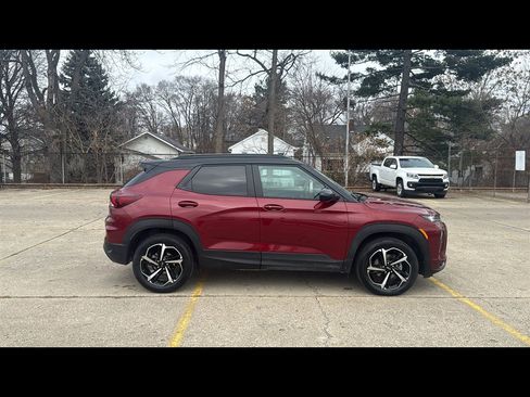 Certified 2022 Chevrolet TrailBlazer RS w/ Sun and Liftgate Package image 6