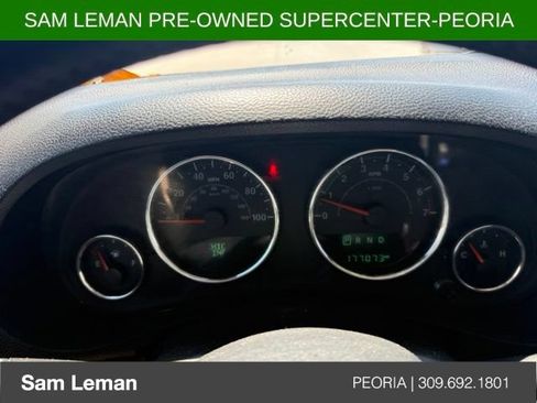 Used 2014 Jeep Wrangler Unlimited Sahara w/ Connectivity Group AWD/4WD image 9