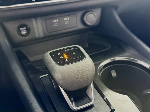 Used 2024 Nissan Rogue SV w/ SV Premium Package image 14