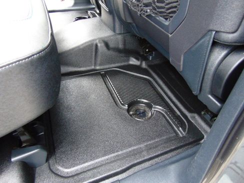 Used 2022 Ford Bronco Black Diamond AWD/4WD image 17