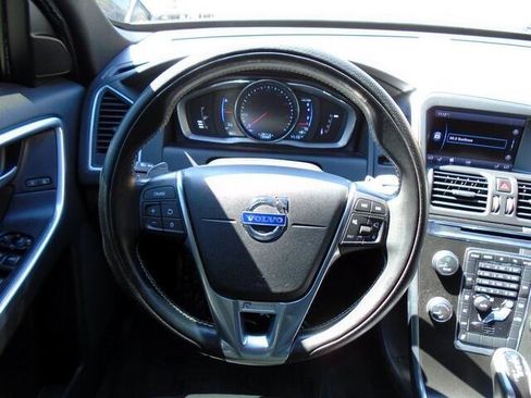 Used 2015 Volvo XC60 T6 R-Design Premier Plus image 28
