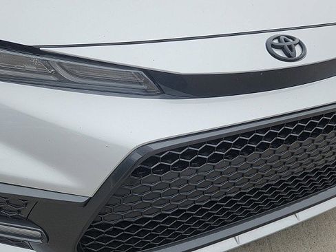 Used 2022 Toyota Corolla SE image 3