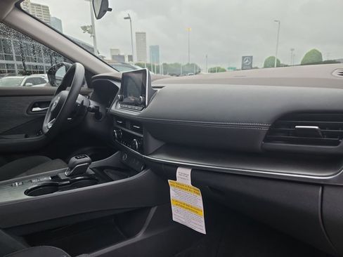 Used 2023 Nissan Rogue SV FWD image 19
