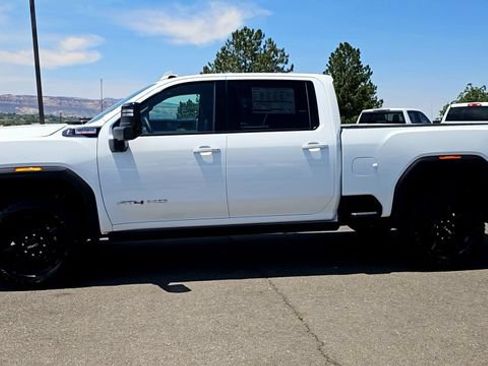 New 2026 GMC Sierra 2500 AT4 w/ AT4 Premium Plus Package AWD/4WD image 5