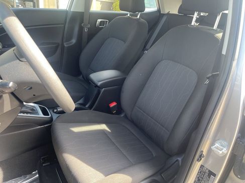 Used 2023 Hyundai Venue SE w/ Cargo Package image 11