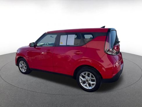 Used 2025 Kia Soul LX w/ LX Technology Package image 8