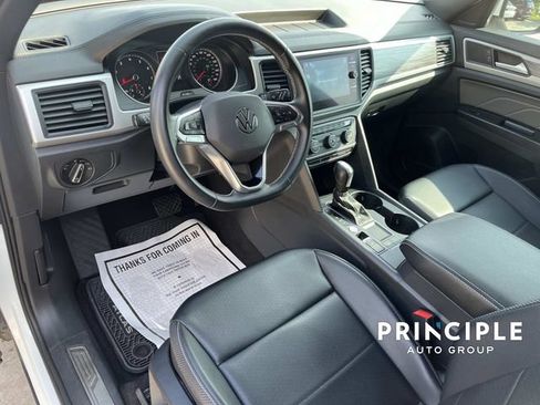 Used 2021 Volkswagen Atlas Cross Sport SE w/ V6 Towing Package FWD image 16