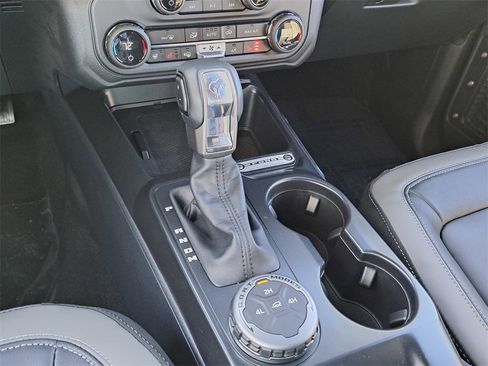 New 2025 Ford Bronco Outer Banks image 11