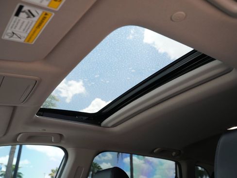 Used 2024 Honda CR-V EX-L image 8