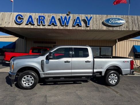 Used 2024 Ford F250 XLT image 1
