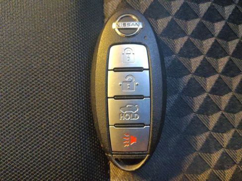 Used 2020 Nissan Versa S FWD image 32