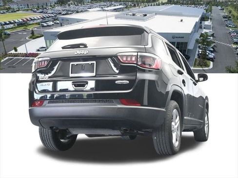 Used 2024 Jeep Compass Latitude image 55