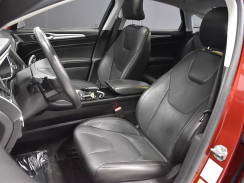 Used 2016 Ford Fusion Titanium FWD image 5