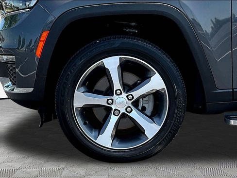 Used 2024 Jeep Grand Cherokee L Limited AWD/4WD image 34
