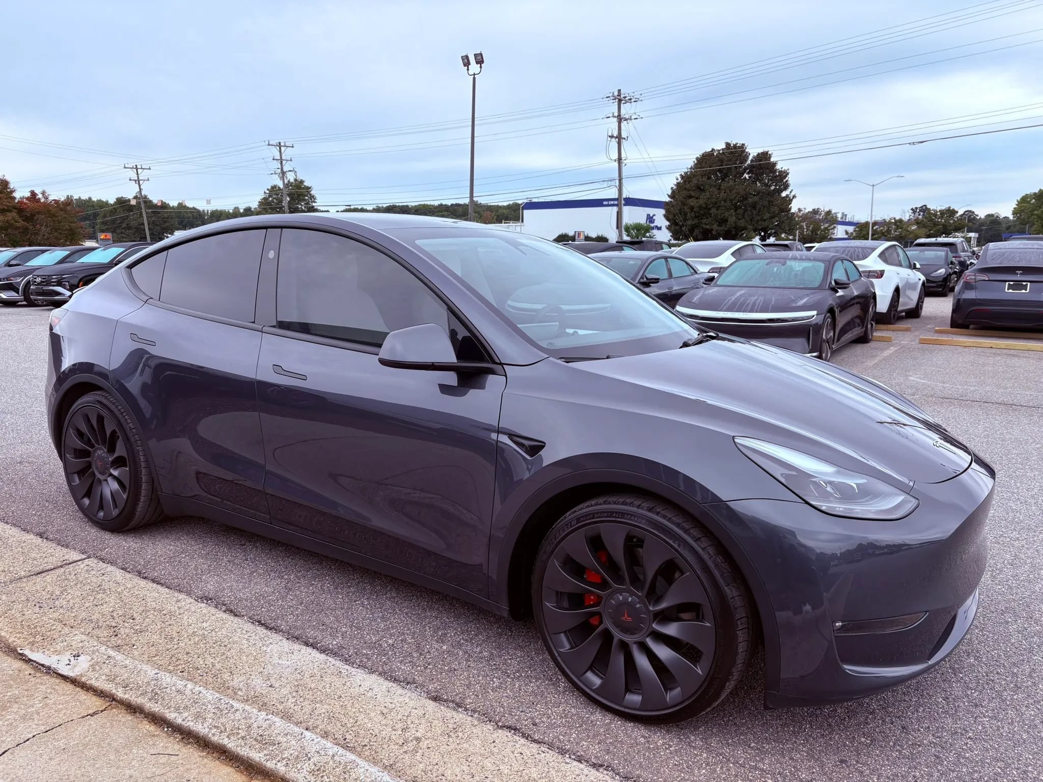Used 2023 Tesla Model Y Performance AWD/4WD image 31