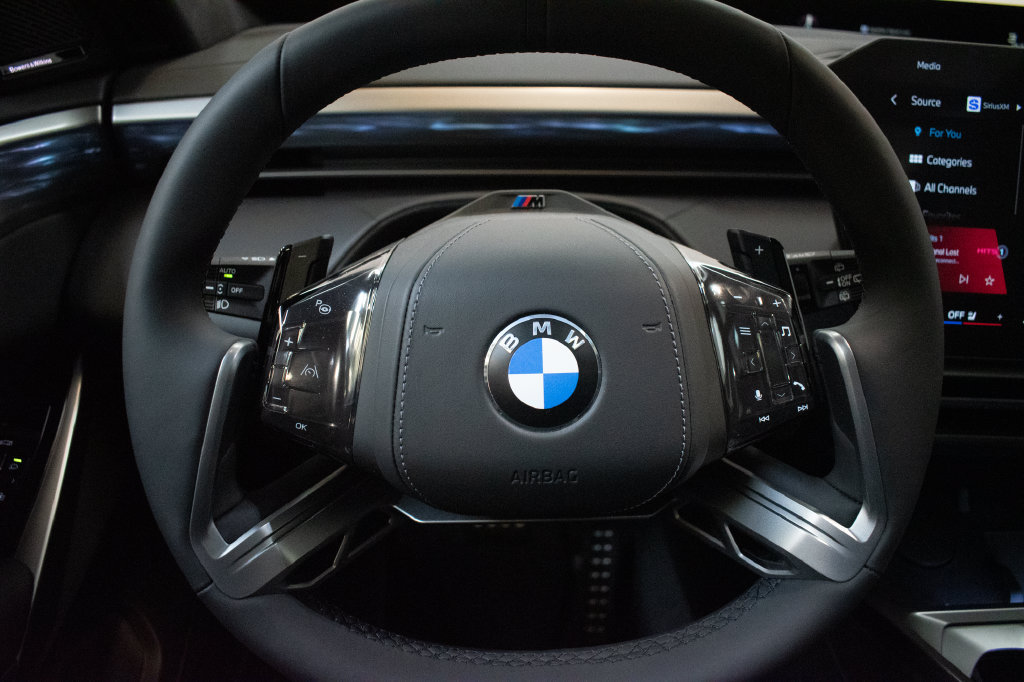 New 2027 BMW X5 xDrive40i w/ M Sport Professional Package AWD/4WD image 12