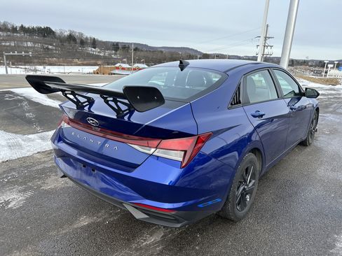 Used 2021 Hyundai Elantra SEL w/ Convenience Package image 16