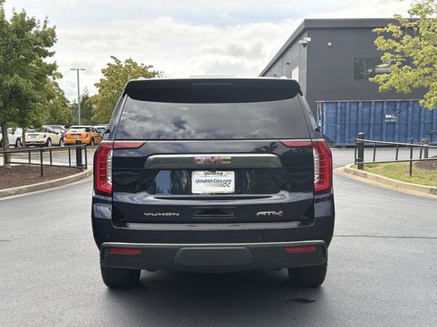 Used 2023 GMC Yukon AT4 w/ AT4 Premium Package AWD/4WD image 18