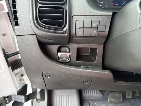 Used 2025 RAM ProMaster 2500 w/ U-Haul Equipment Group FWD image 15