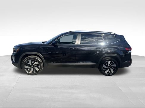 New 2026 Volkswagen Atlas SE FWD image 2