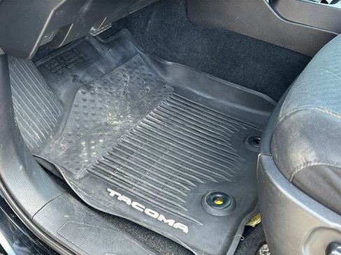 Used 2020 Toyota Tacoma SR5 RWD image 14