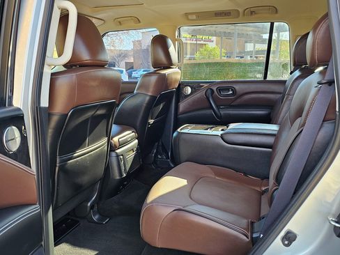 Used 2022 INFINITI QX80 Sensory w/ All-Season Package image 17