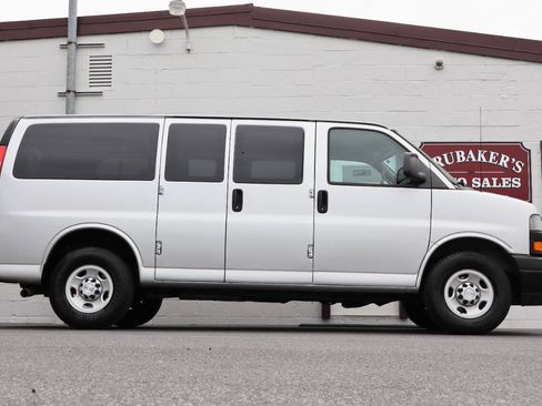 Used 2018 Chevrolet Express 2500 LS w/ Driver Convenience Package RWD image 1