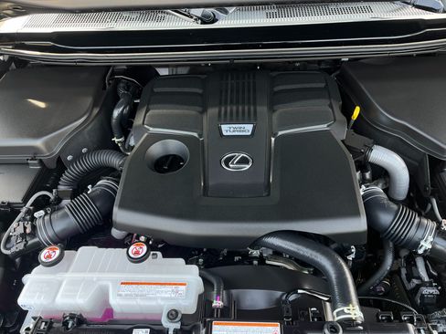 Used 2025 Lexus GX 550 w/ Accessory Package (2T) AWD/4WD image 45