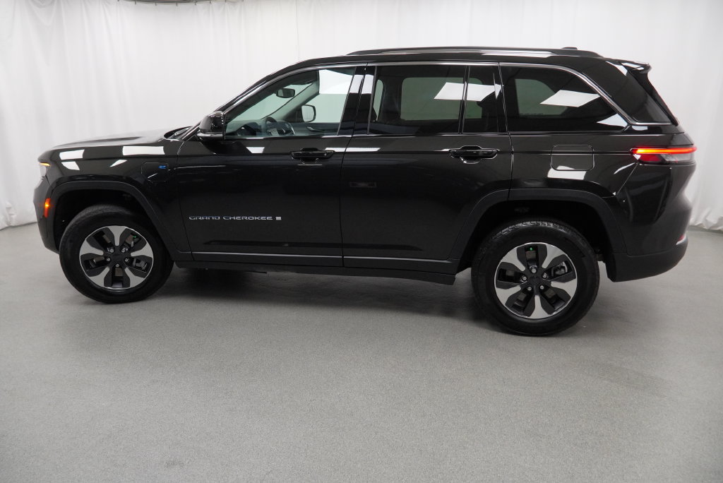 Certified 2023 Jeep Grand Cherokee 4WD 4xe image 19