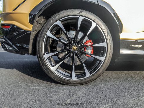 Used 2024 Lamborghini Urus S AWD/4WD image 54