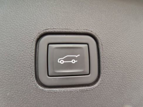 Used 2024 Cadillac Lyriq Tech AWD/4WD image 43