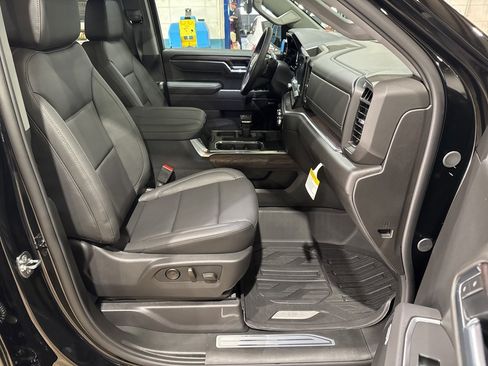 New 2026 GMC Sierra 1500 SLT w/ SLT Premium Plus Package image 43