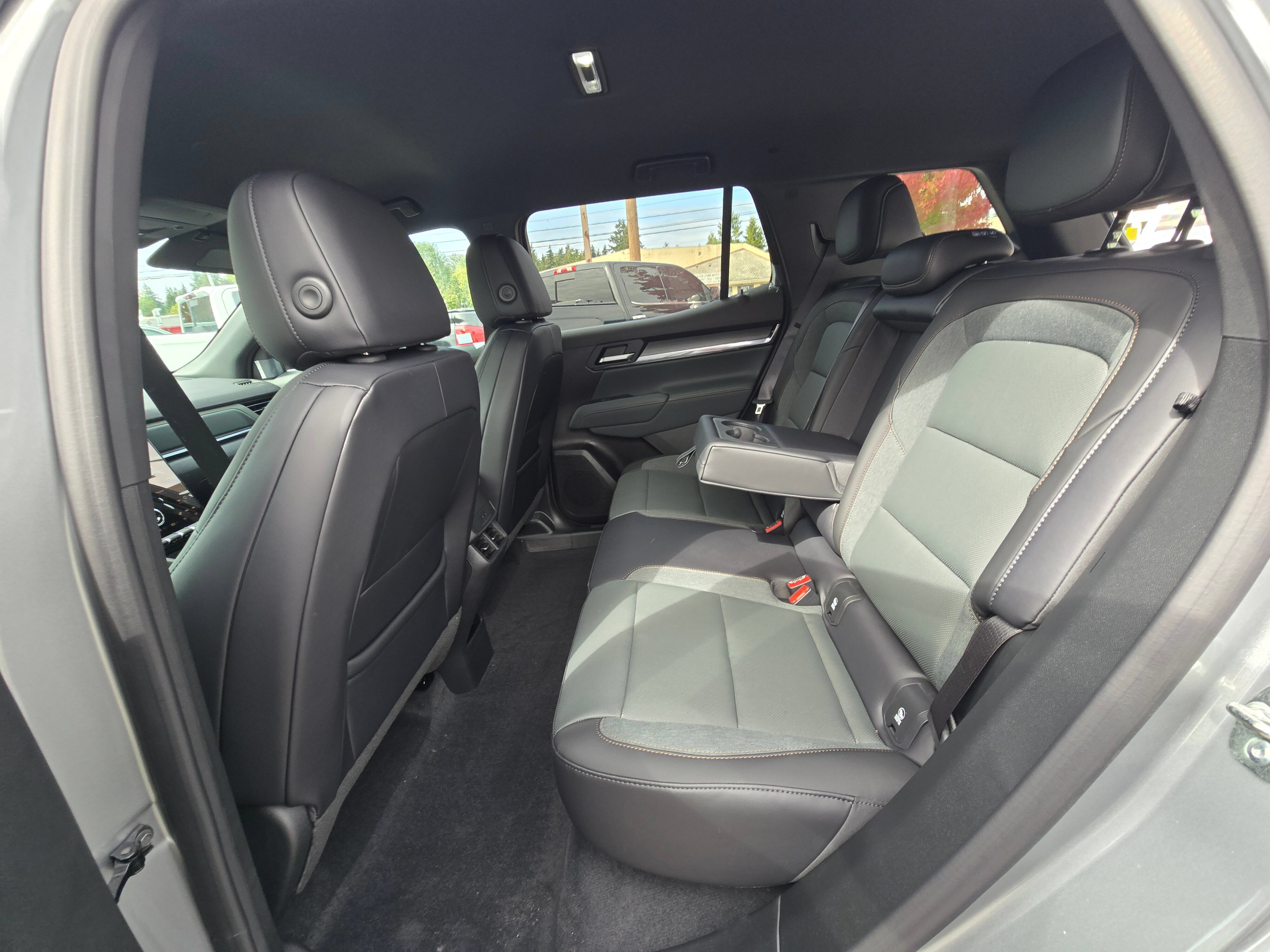 New 2027 GMC Terrain AT4 w/ Technology Package II AWD/4WD image 11