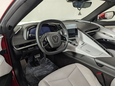 Used 2022 Chevrolet Corvette Stingray Preferred Cpe w/ Z51 Performance Package RWD image 4
