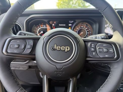 New 2025 Jeep Gladiator Mojave w/ Convenience Group image 24