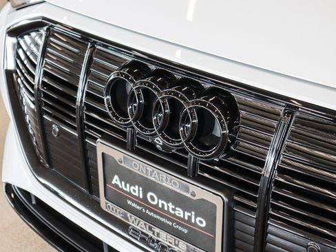 Used 2023 Audi e-tron Premium w/ Convenience Plus Package image 28