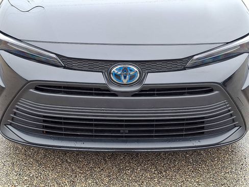 Used 2025 Toyota Corolla LE image 9