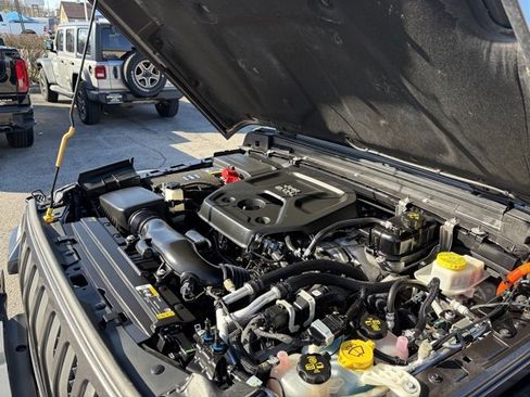 Used 2021 Jeep Wrangler Unlimited Sahara w/ Cold Weather Group image 14