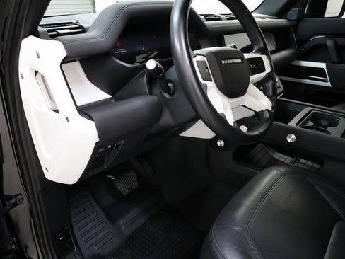 Used 2023 Land Rover Defender 110 SE image 71