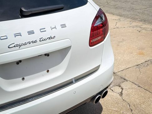 Used 2013 Porsche Cayenne Turbo w/ Premium Pkg Plus AWD/4WD image 15