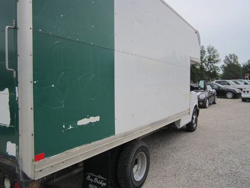 Used 2010 Chevrolet Express 3500 Extended image 14