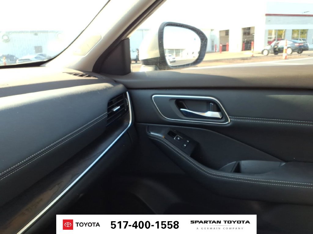 Used 2021 Nissan Rogue Platinum AWD/4WD image 22